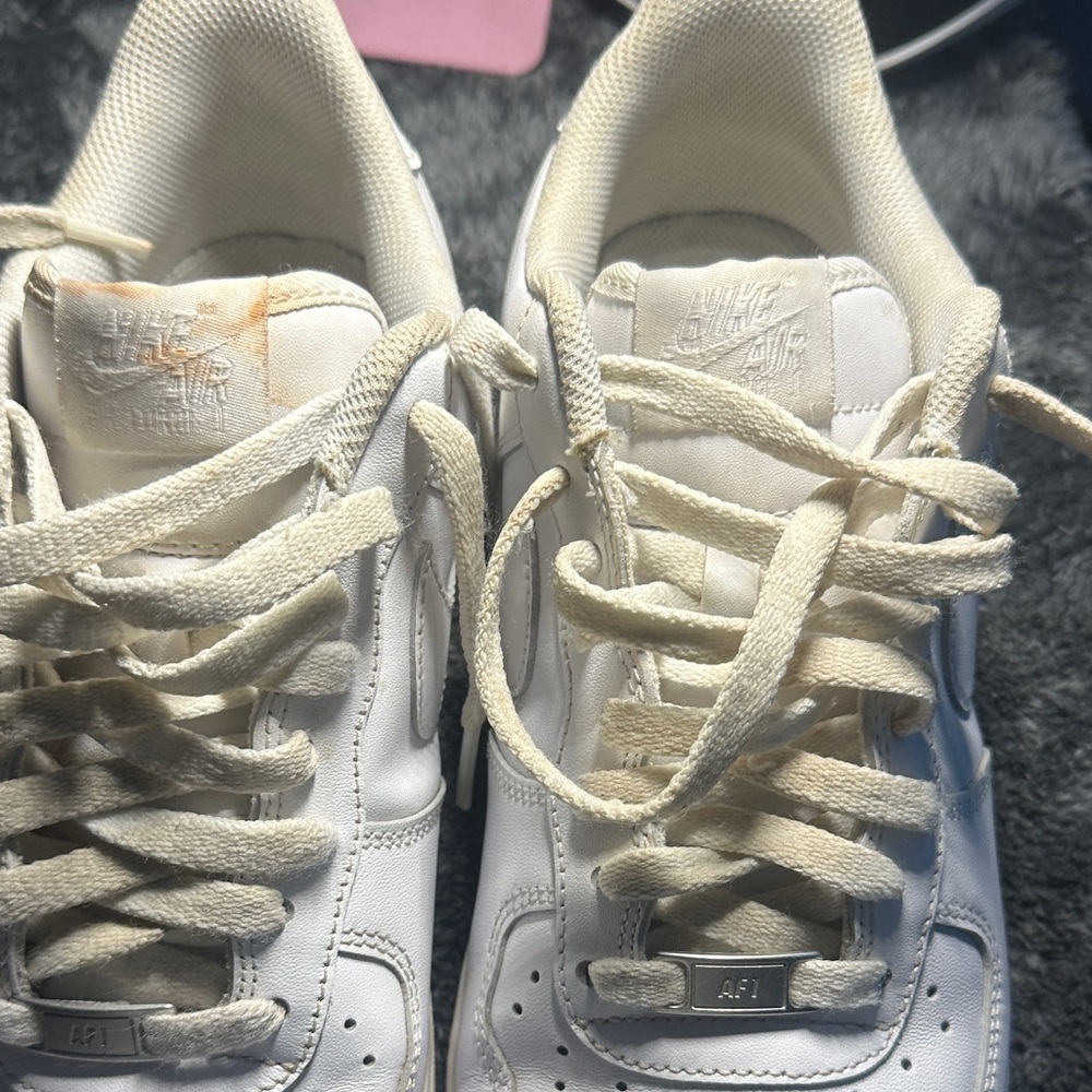 Men”s White Nike Sneakers